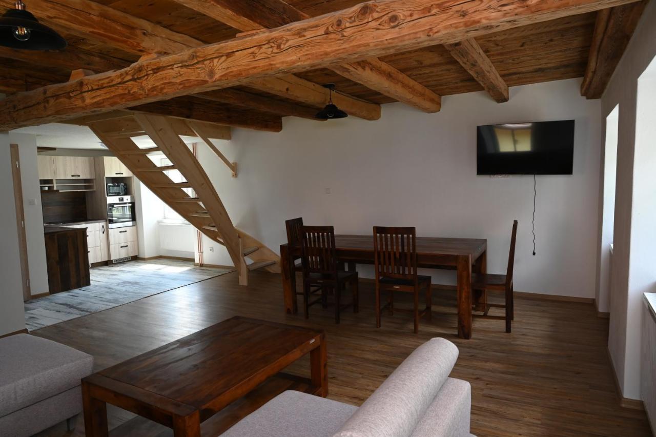 Penzion Mezi řádky Jindřichŭv Hradec Exterior foto
